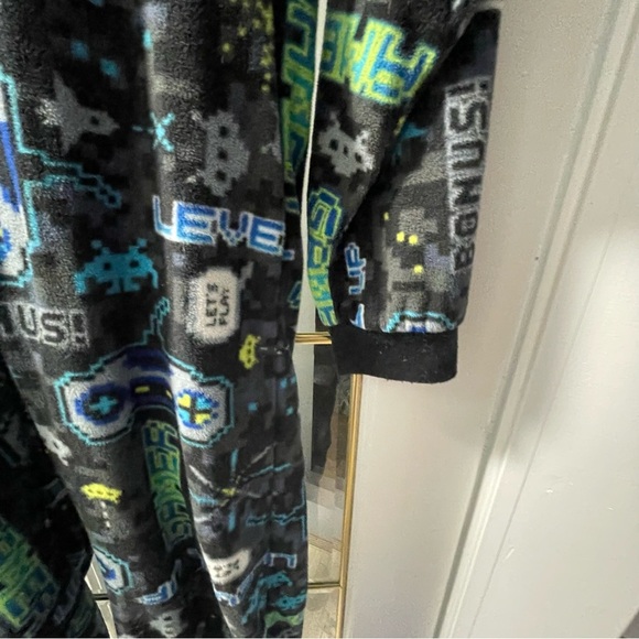 Set of 2- Kids size 12 warm and fussy onesie 💤🛏️ - Picture 6 of 16